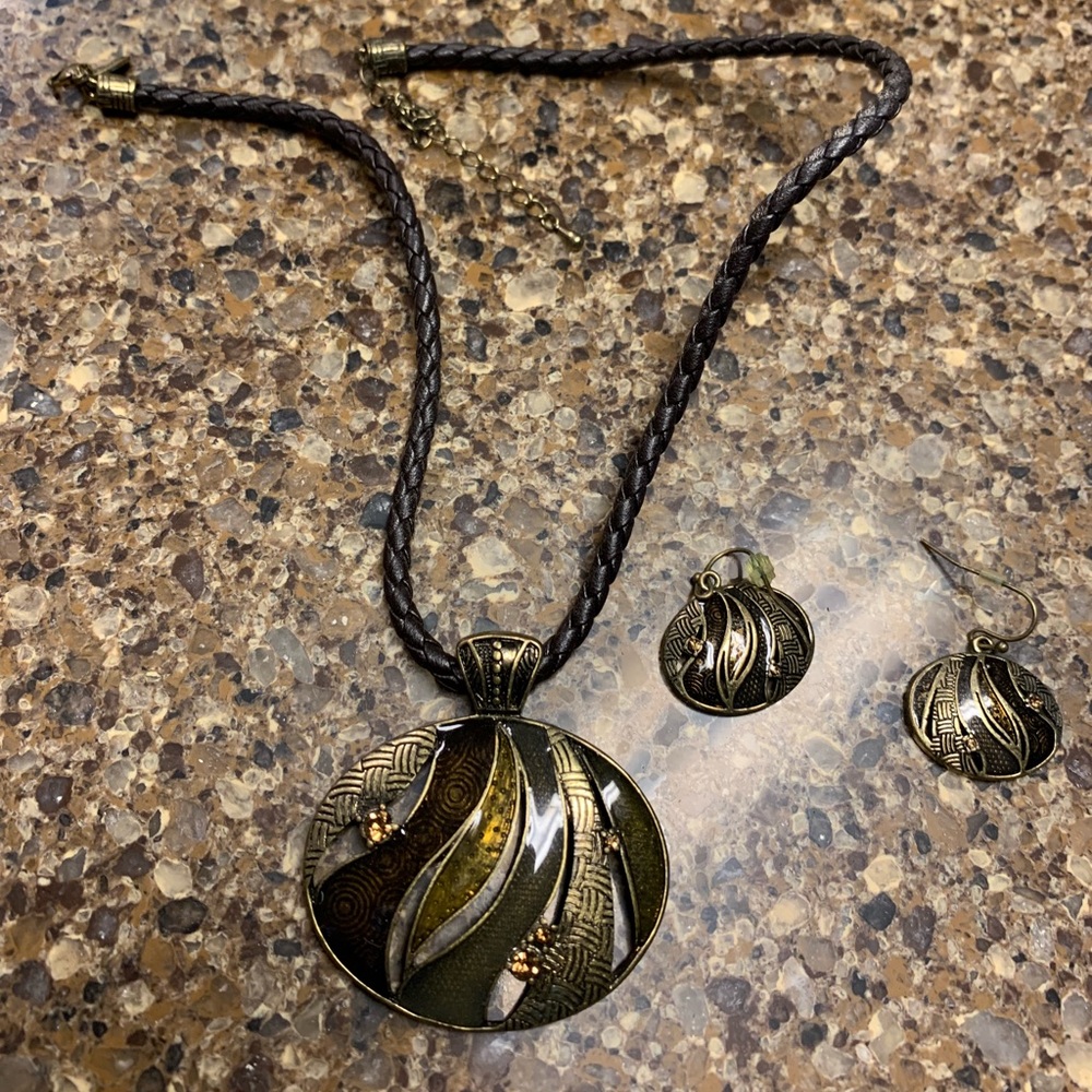 Lia Sophia necklace and earrings set
